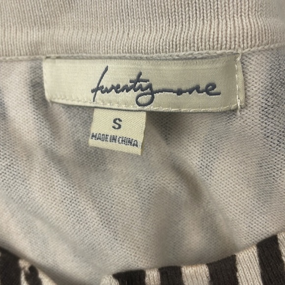 Vintage Forever 21 Cardigan Size Small - Picture 2 of 3